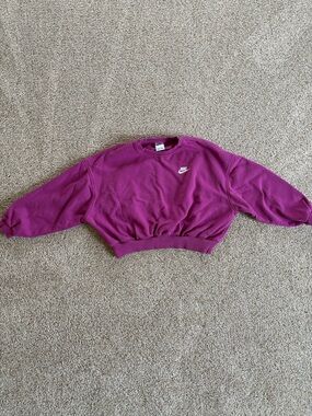 Nike Women's Fuchsia Cropped Crewneck Sweatshirt